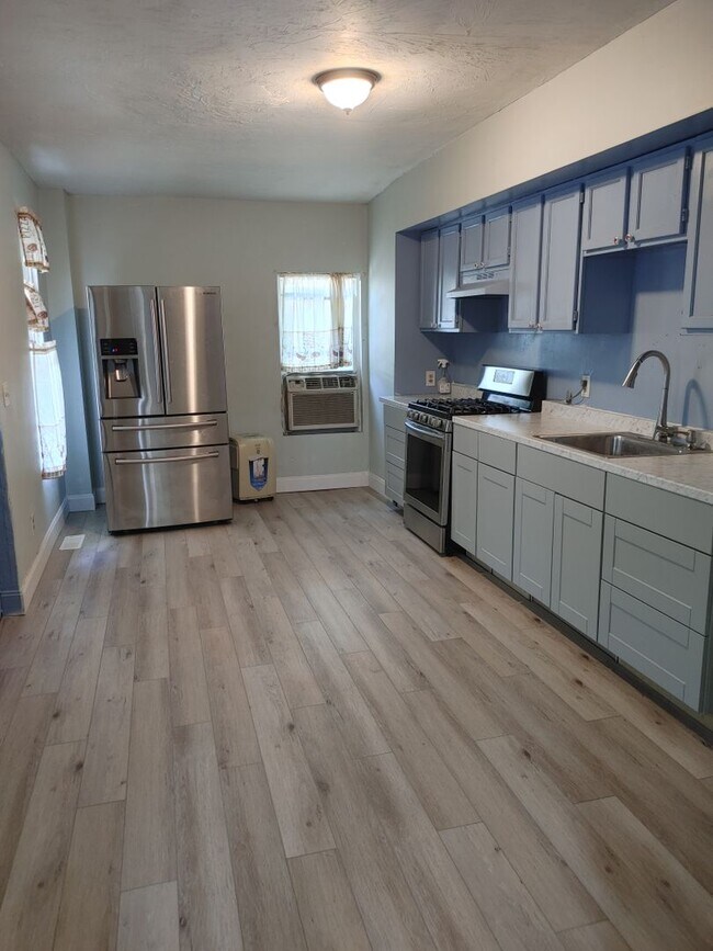 Building Photo - 34 N Franklin St