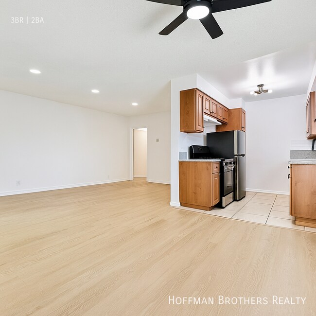 Building Photo - 6561 Fulton Ave