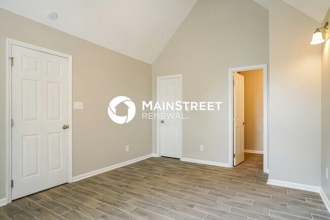 Building Photo - 3 Bedroom Pet-Friendly Home in Raleigh, NC with Main Street Renewal