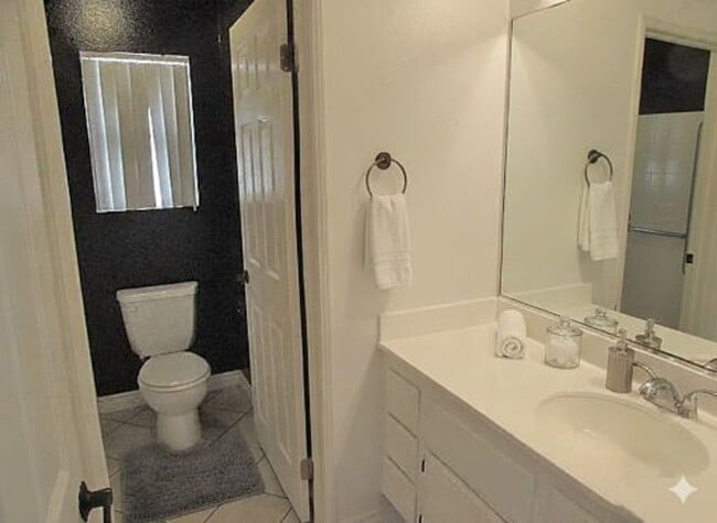 Building Photo - 4BR w/ Pool, Solar & A/C in Perris