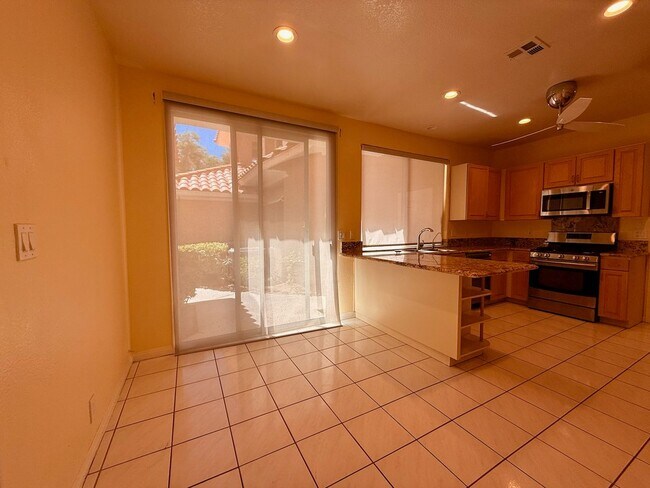 Building Photo - Gorgeous Spanish Trails 3BR House for lease!