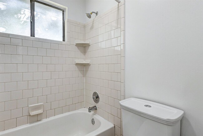 Building Photo - 92 N Deerfoot Cir