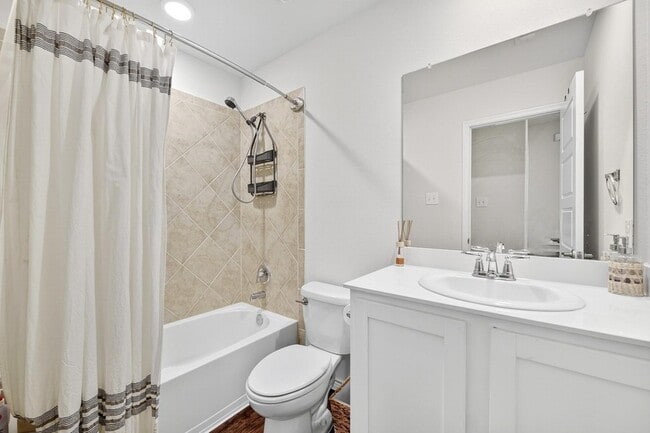 Building Photo - 2209 Barx Dr