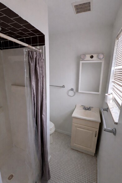 Building Photo - 36 Madison Ln