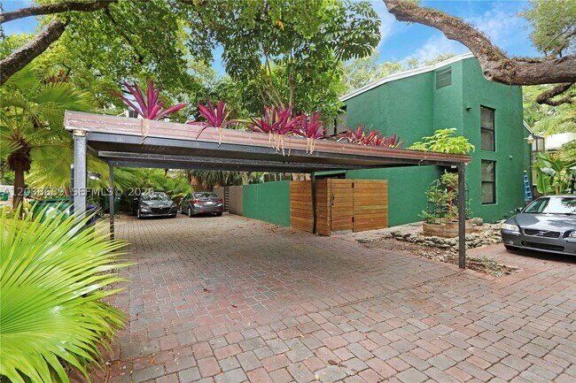 Building Photo - 3138 Mary St
