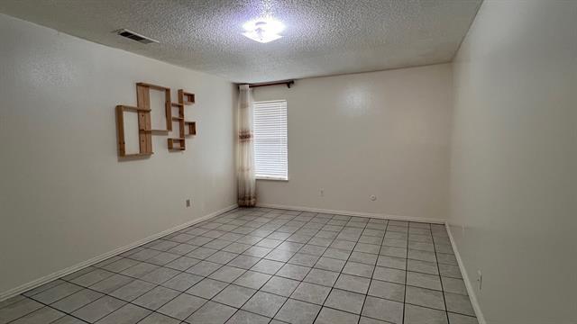 Building Photo - 2721 Petersburg Dr