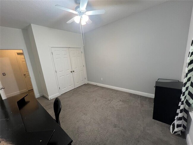 Building Photo - 5240 Landmark Dr