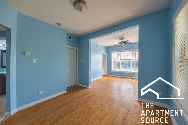 Building Photo - 4058 W Congress Pkwy