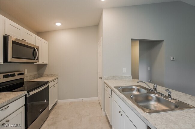 Building Photo - 4016 4th St SW