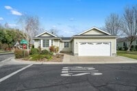 Building Photo - 351 Lark Dr