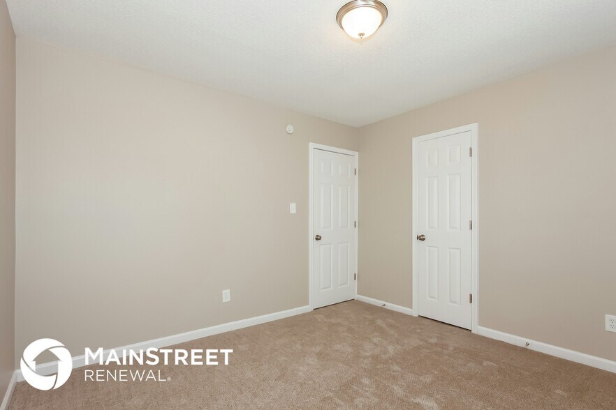Building Photo - 7911 Vermilion Dr