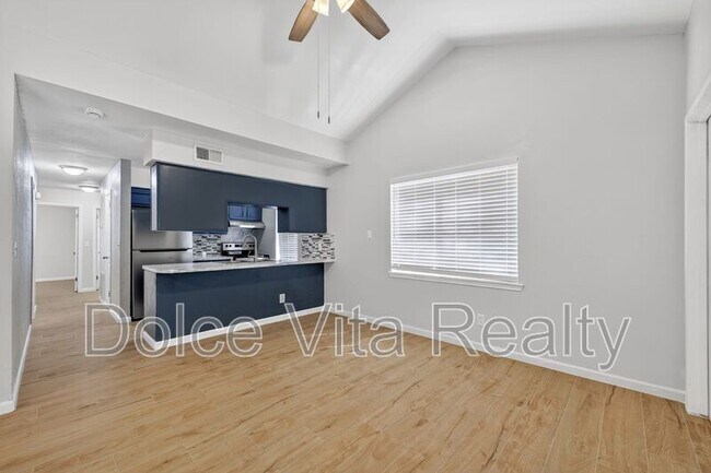 Building Photo - 2113 Gull Ave