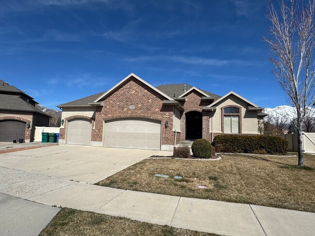 Primary Photo - 3 bedroom 2 bath home in Lehi