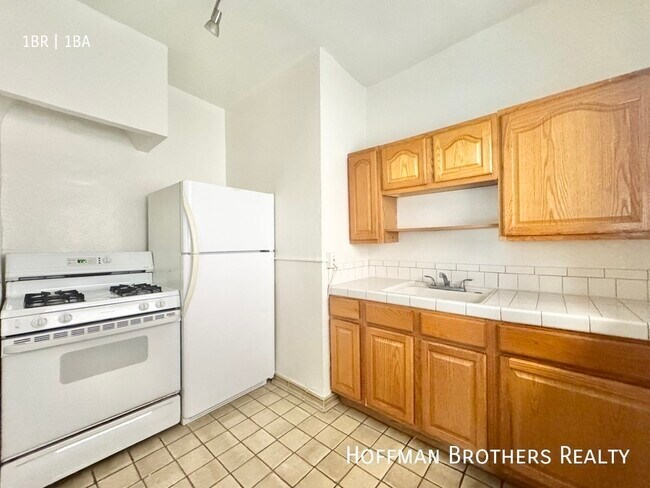 Primary Photo - 534 S Coronado St