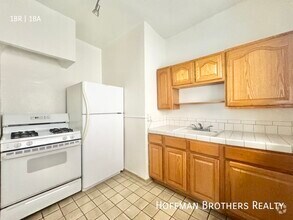 Building Photo - 534 S Coronado St
