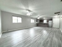 Building Photo - 1718/1720 SW Santa Barbara PL