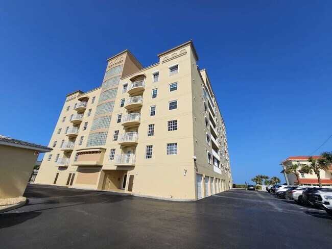 Building Photo - Seaside Serenity Awaits: Spacious 3-Bedroo...