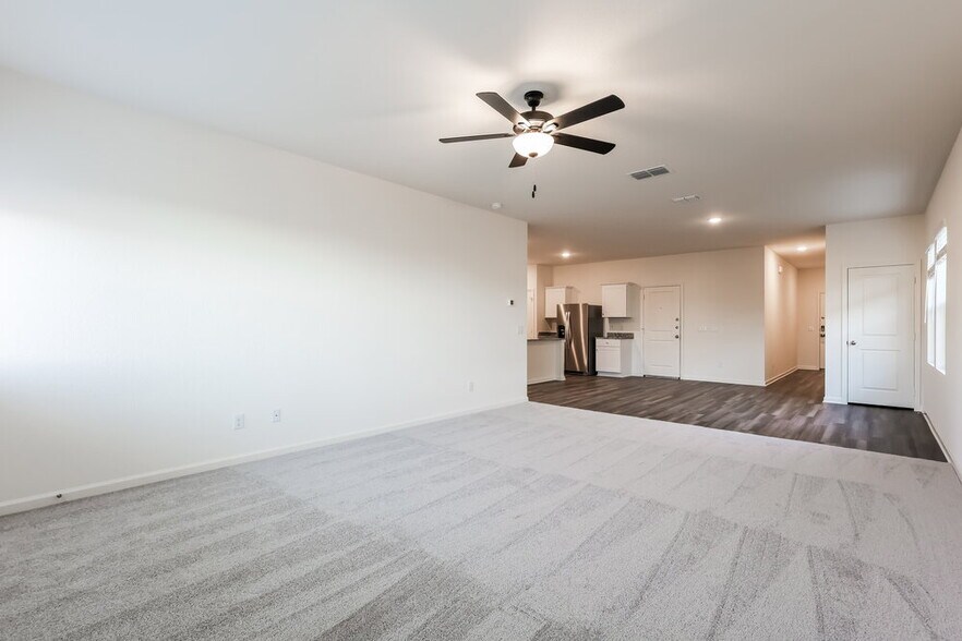 Building Photo - 5815 Texas Palm Dr