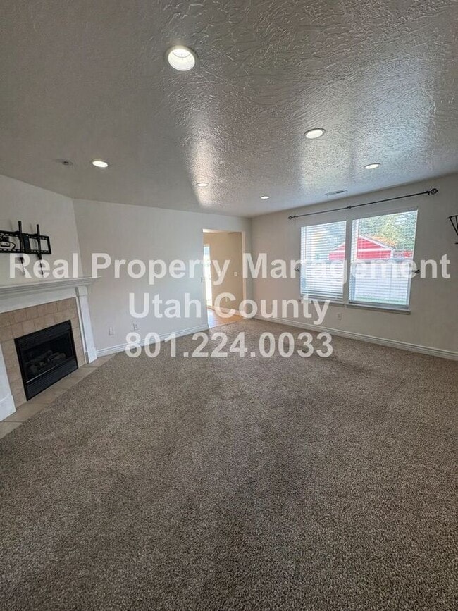 Building Photo - 1354 Dunmore Dr