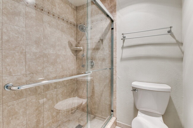 Building Photo - Highly Sought-After Royale Orleans South Condo