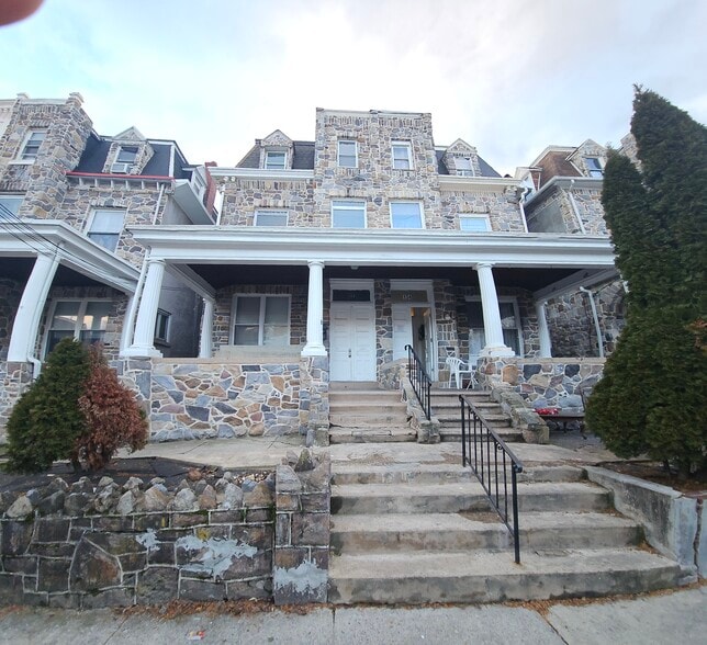 Building Photo - 132 W Douglass St