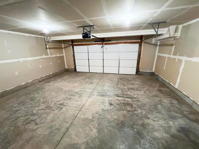 Building Photo - 38 E 1225 S