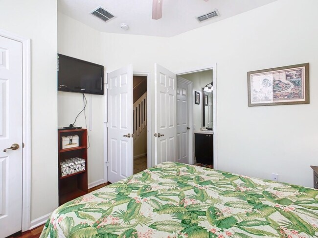 Building Photo - 2314 Silver Palm Dr
