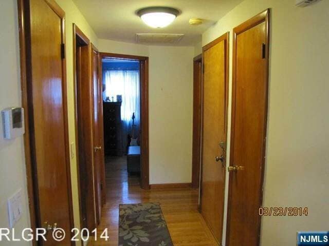 Building Photo - 298 Luddington Ave