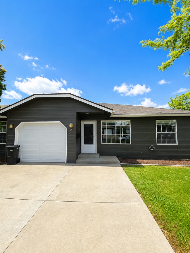 Building Photo - 3512 C Cascade Loop
