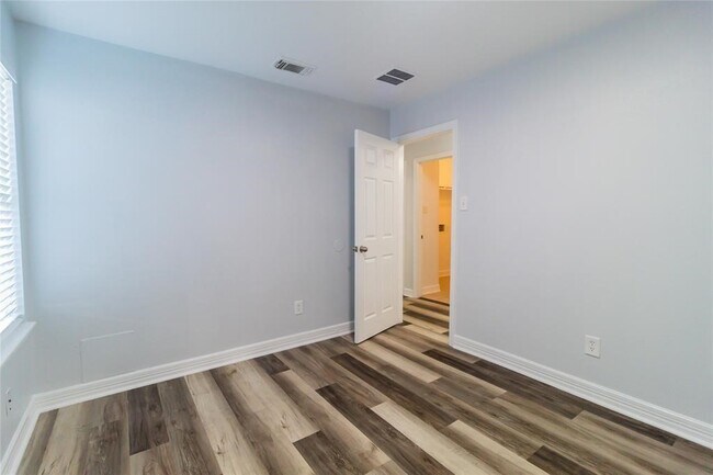 Building Photo - 19643 Summerlin Dr