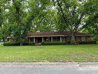 Building Photo - 2504 Mahan Dr