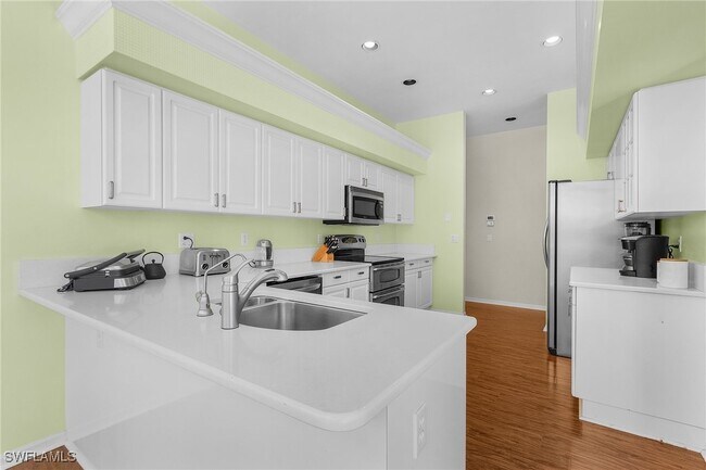 Building Photo - 258 Monterey Dr