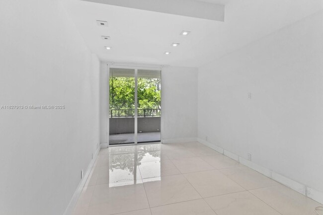 Building Photo - 181 Crandon Blvd