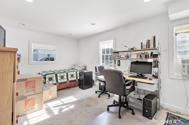 Building Photo - 70 Cranbury Rd