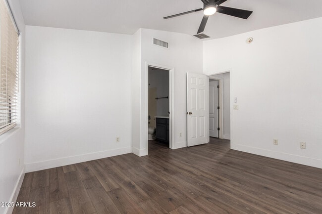 Building Photo - 738 S Beck Ave