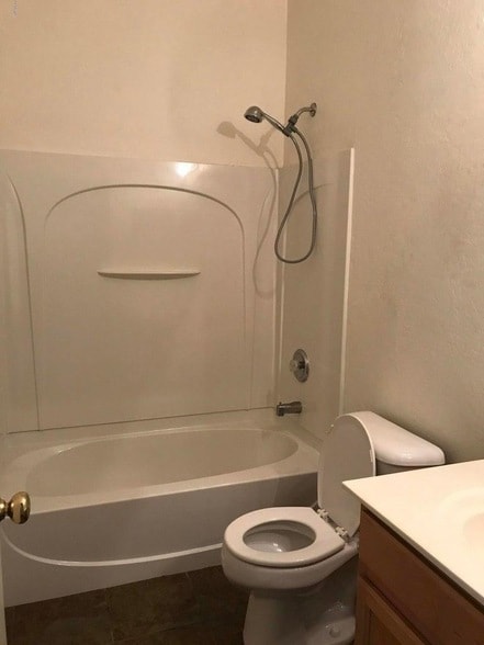 Building Photo - 7323 W St Charles Ave