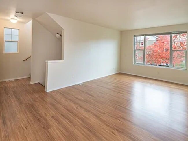 Building Photo - 3Bd/2.25Ba Woodinville Townhouse