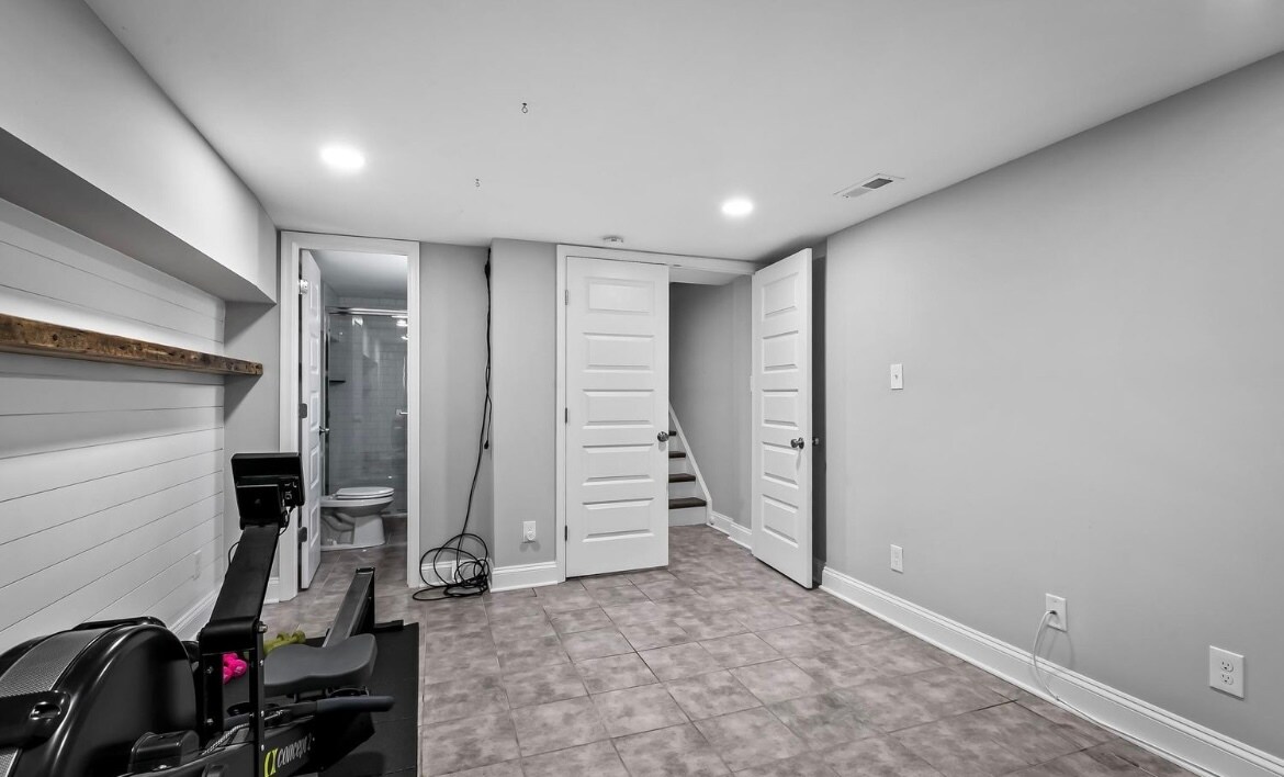 Lower Level Bedroom with Full bath - 106 E Clement St