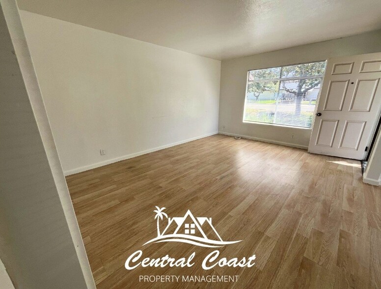 Building Photo - 0 E Foster Rd