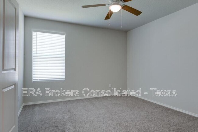 Building Photo - 242 Holland Pk