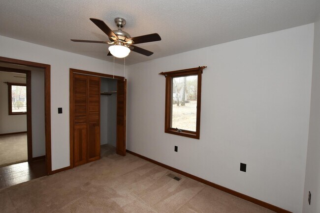 Building Photo - 45 Lookout Point