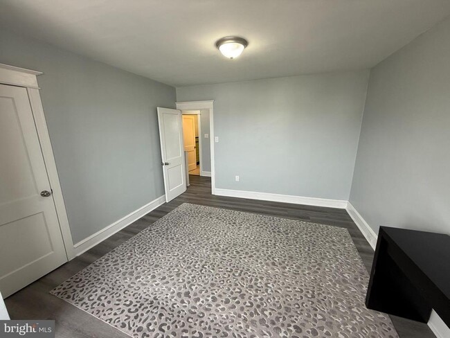 Building Photo - 4018 Chippendale Ave