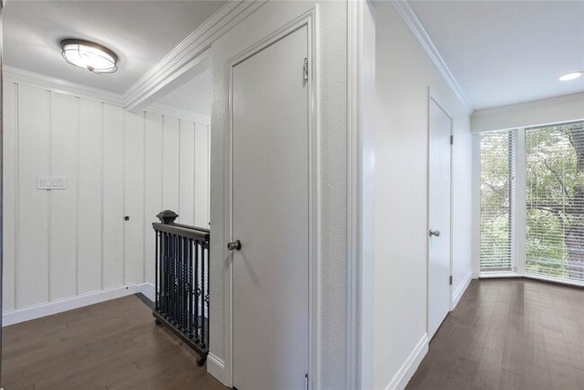 Building Photo - 195 World of Tennis Sq