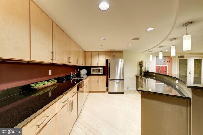 Building Photo - 915 E Street NW Unit 1001
