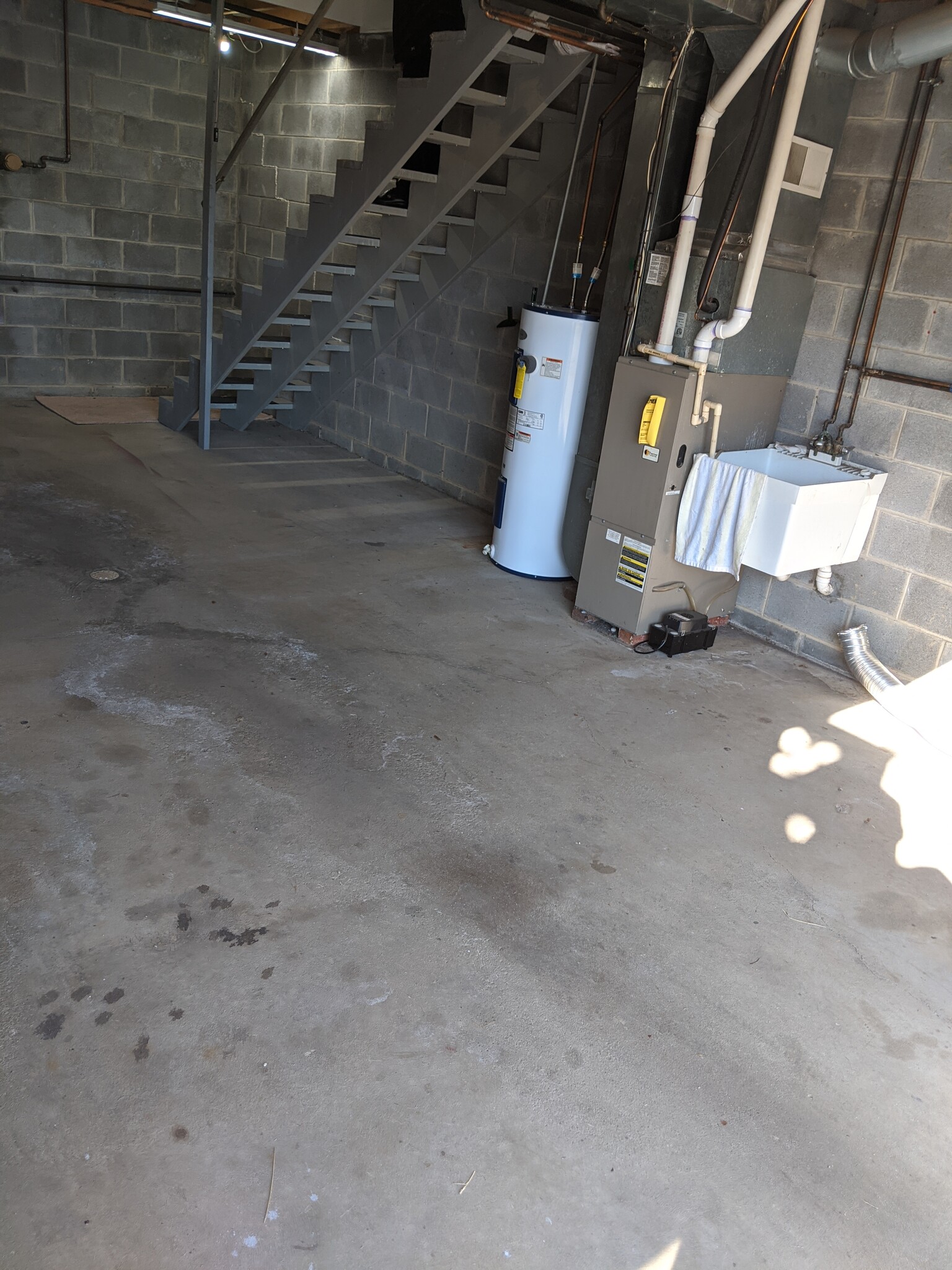 Building Photo - 74 Evergreen Terrace Dr