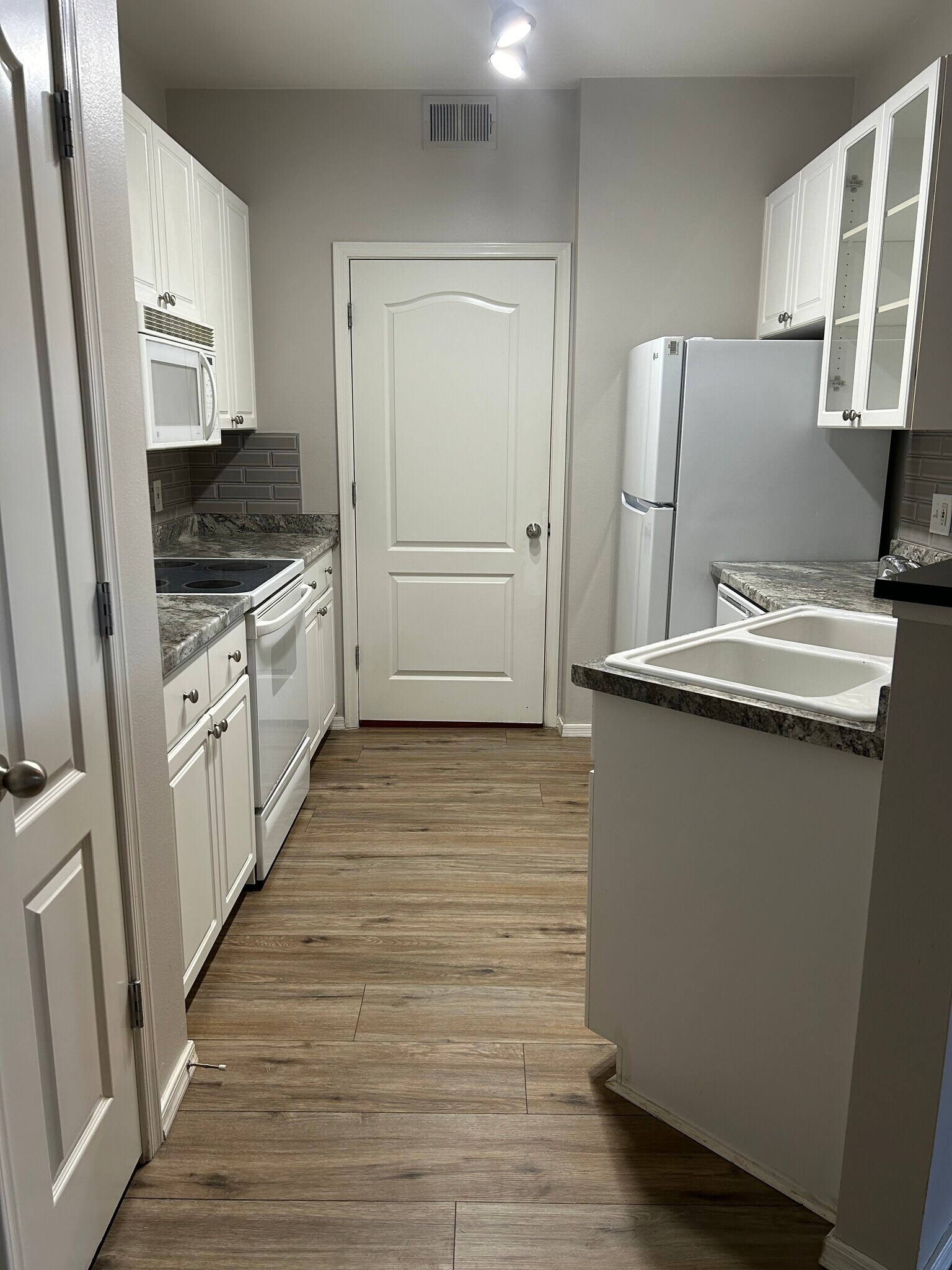 Building Photo - 1701 E Colter St