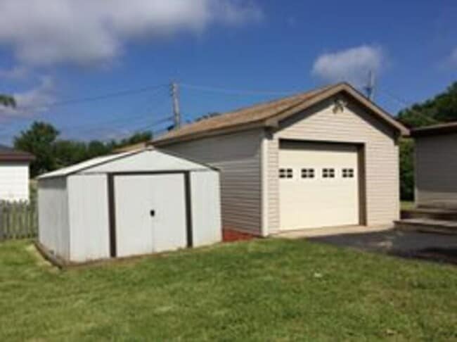 Building Photo - 274 S Beck Rd