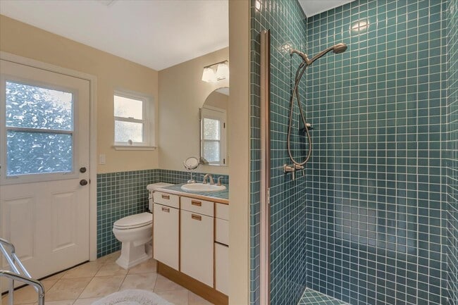 Building Photo - 16101 Matilija Dr