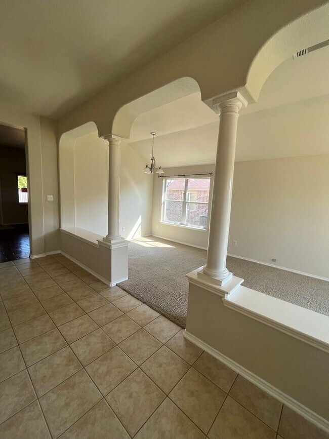 Building Photo - 1607 Schottische Ln
