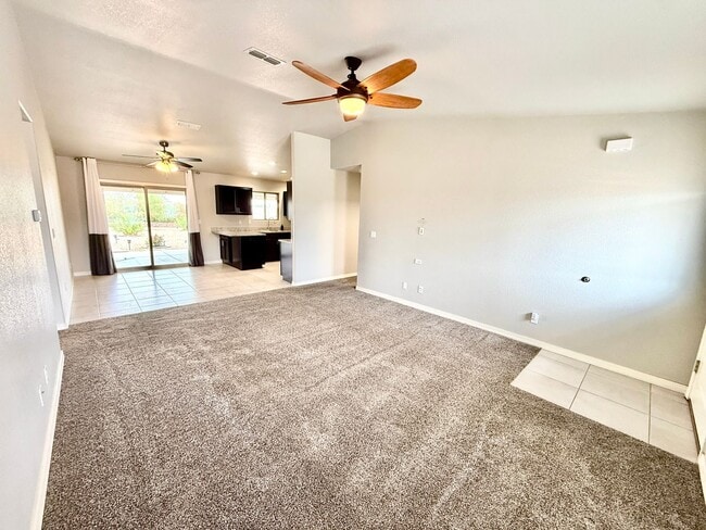 Building Photo - Stylish 3BR Home in Cerbat Vistas | Split Floor Plan, Covered Patio & 2-Car Garage!